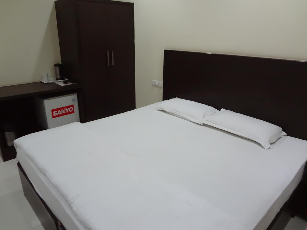 Hotel Siam International Delhi  Exterior photo