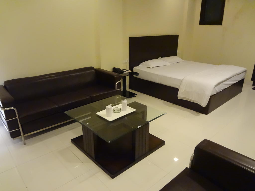 Hotel Siam International Delhi  Exterior photo