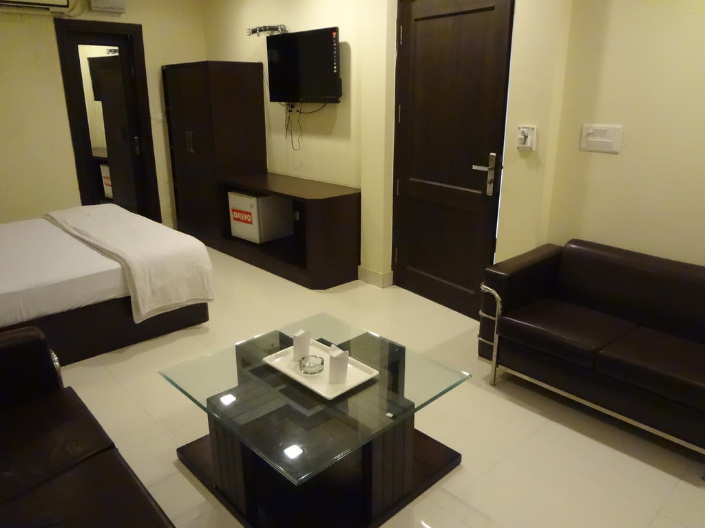 Hotel Siam International Delhi  Exterior photo