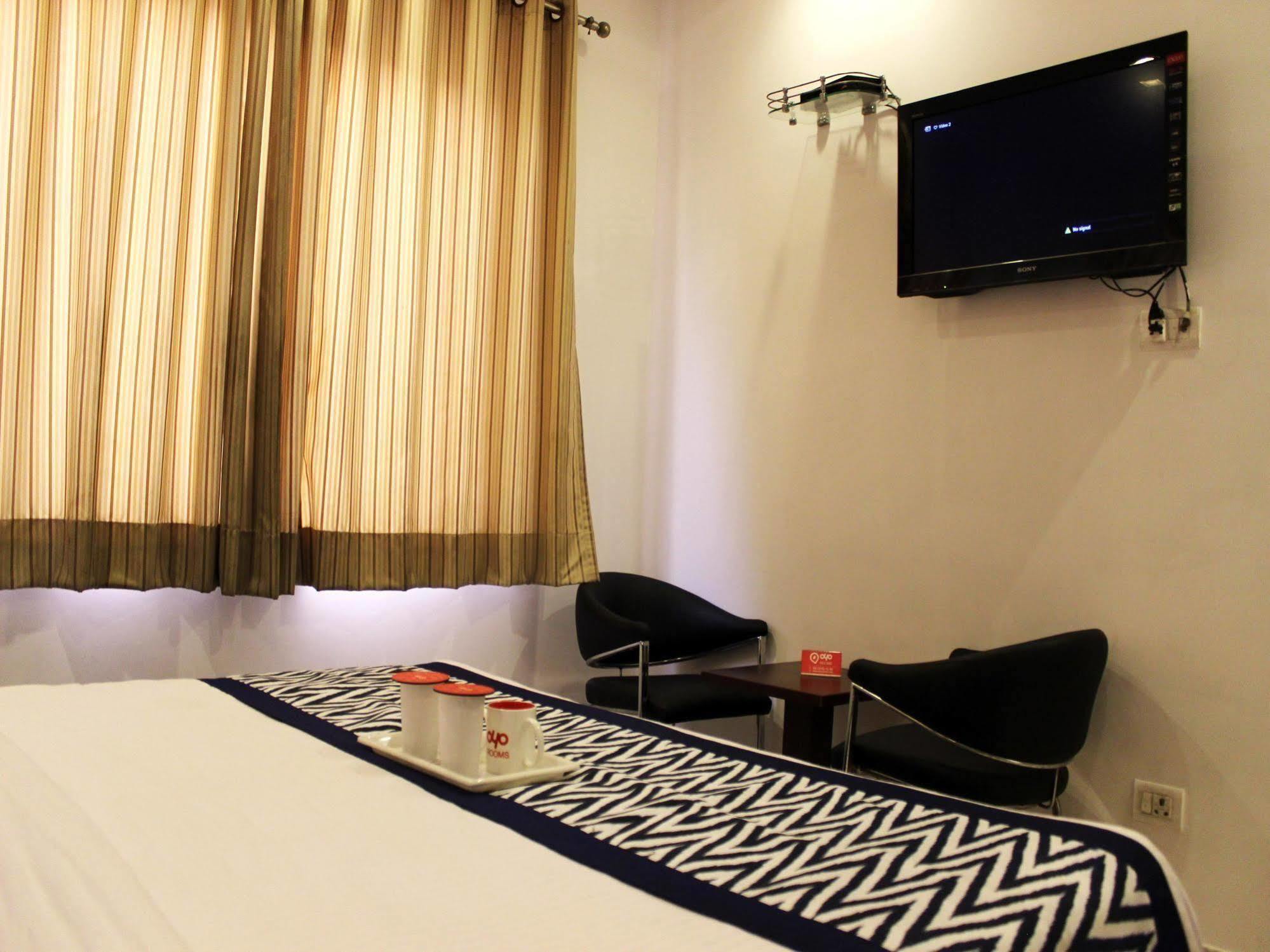 Hotel Siam International Delhi  Exterior photo