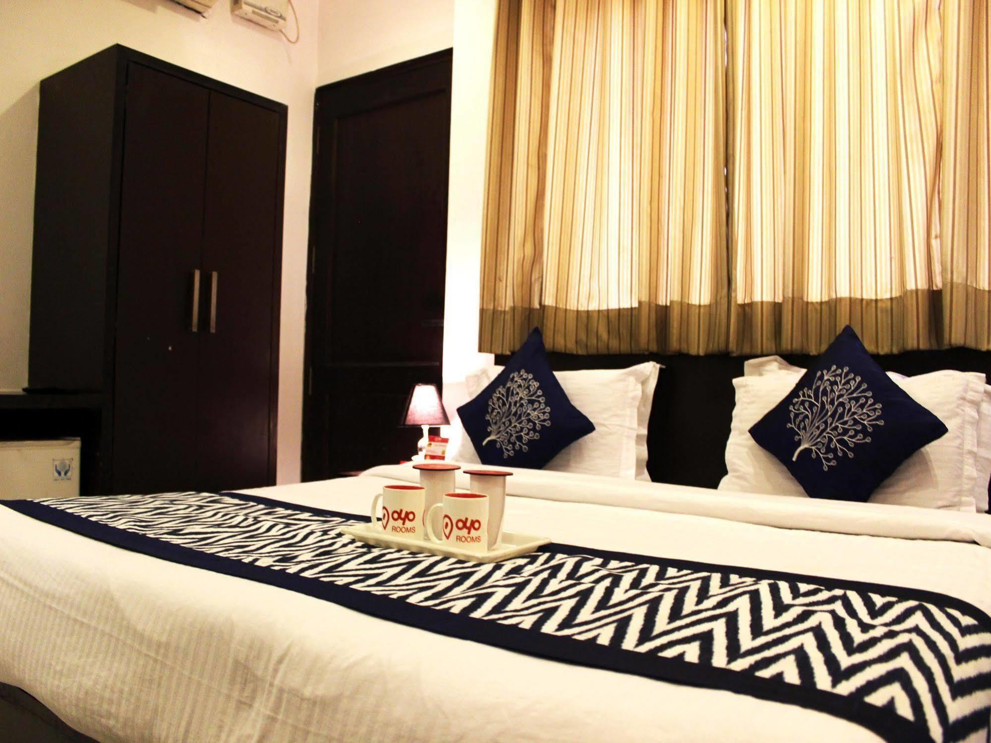 Hotel Siam International Delhi  Exterior photo