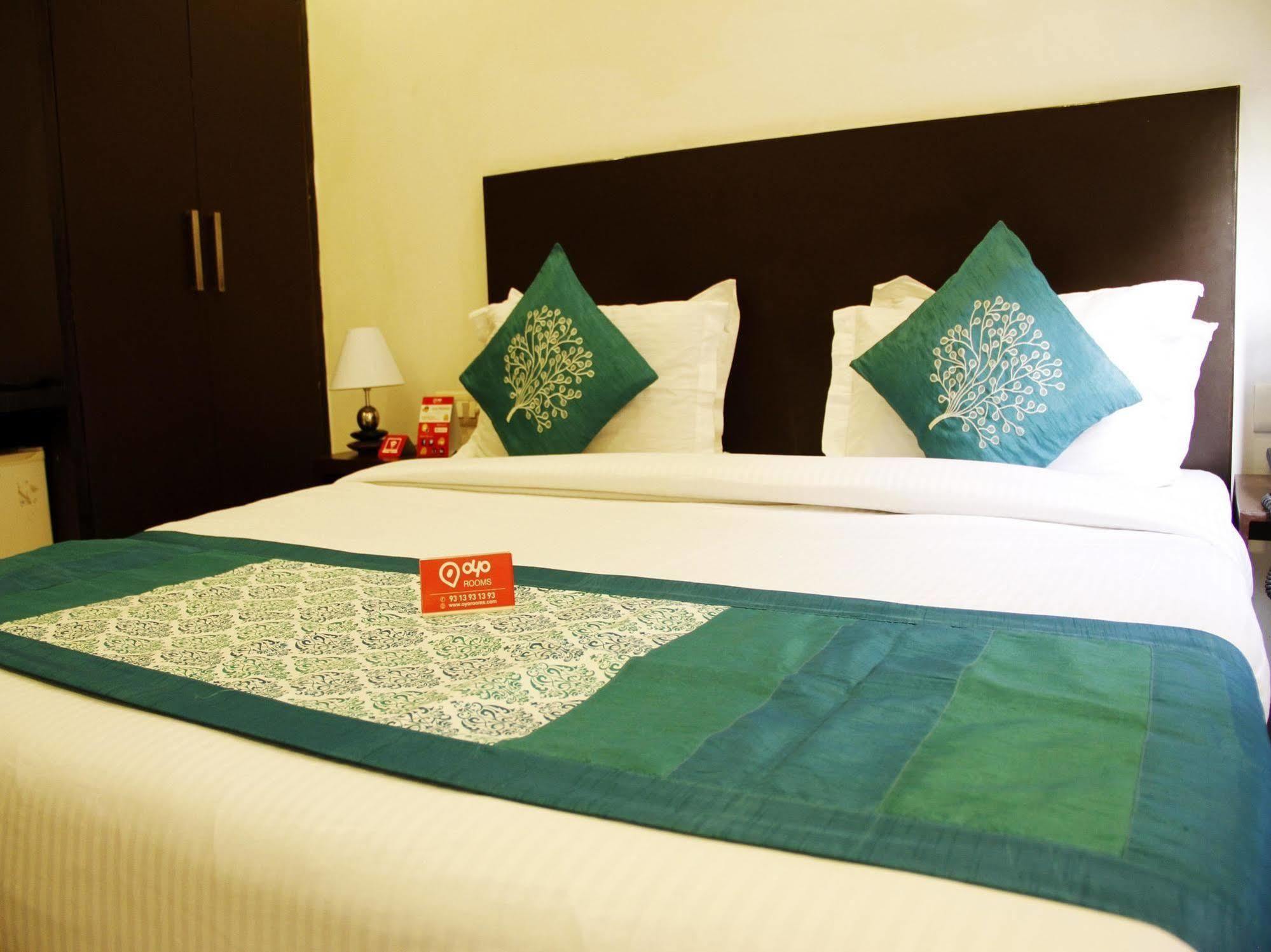 Hotel Siam International Delhi  Exterior photo